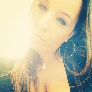 Meet your Posher, Alyson